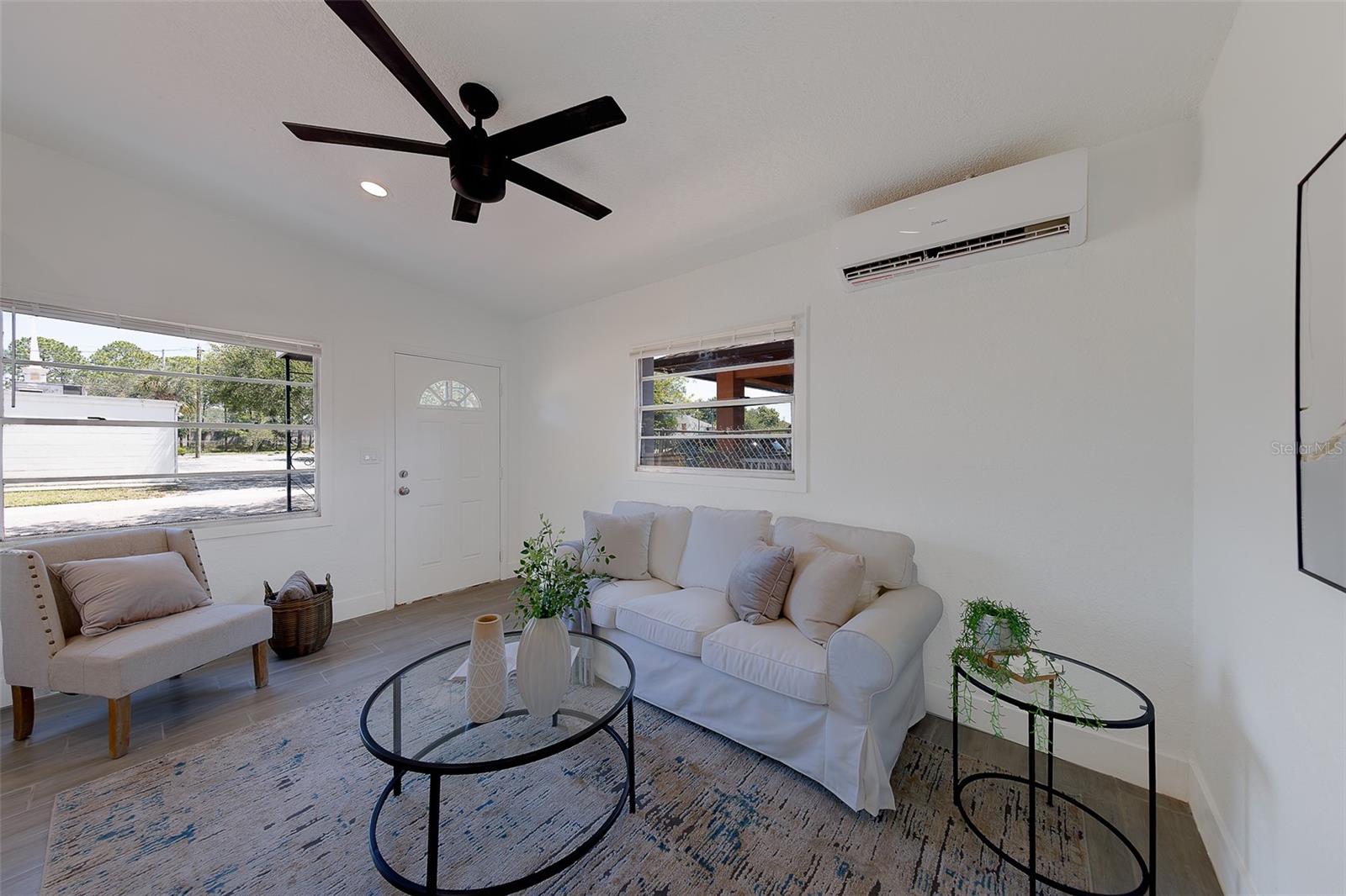 HIGH VAULTED CEILINGS
