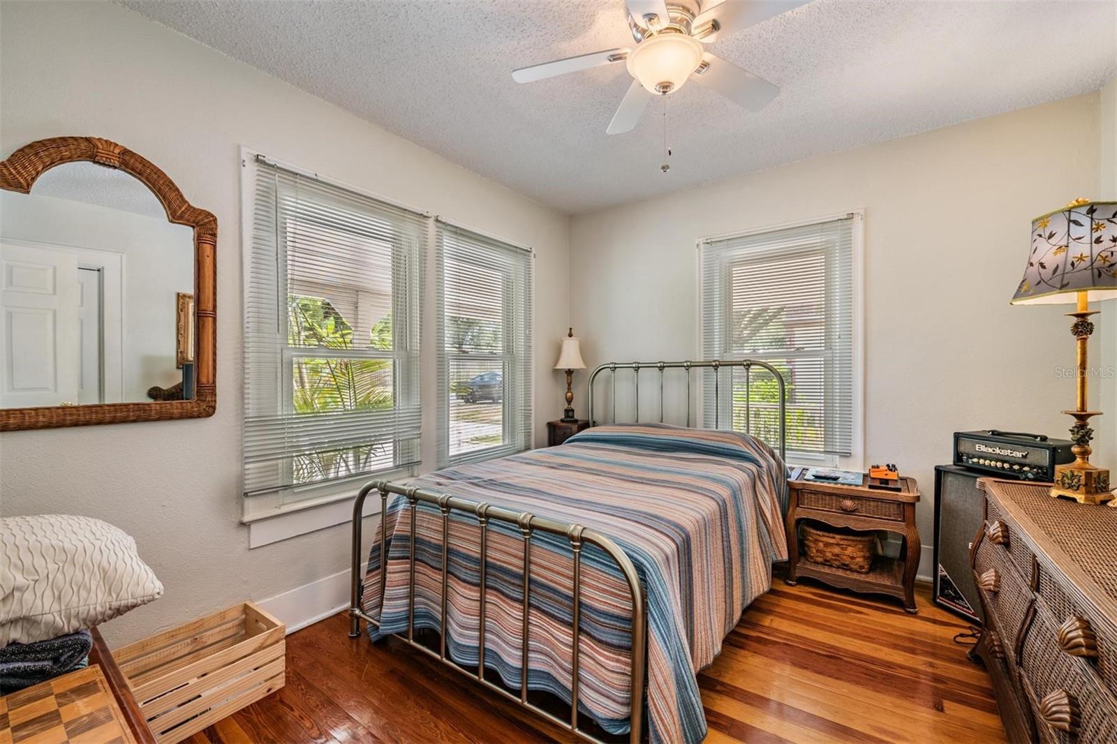 2nd bedroom