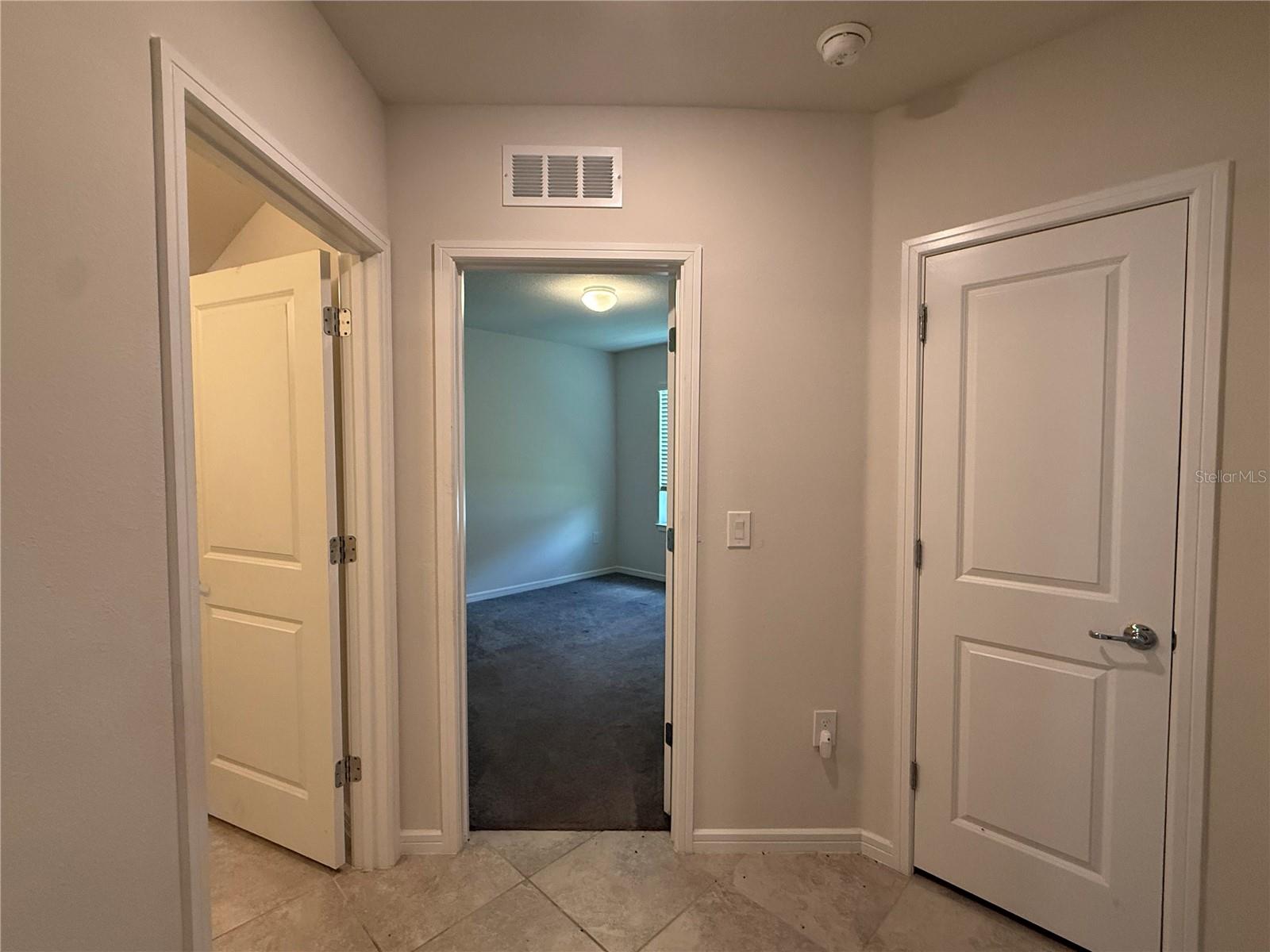 W7885979