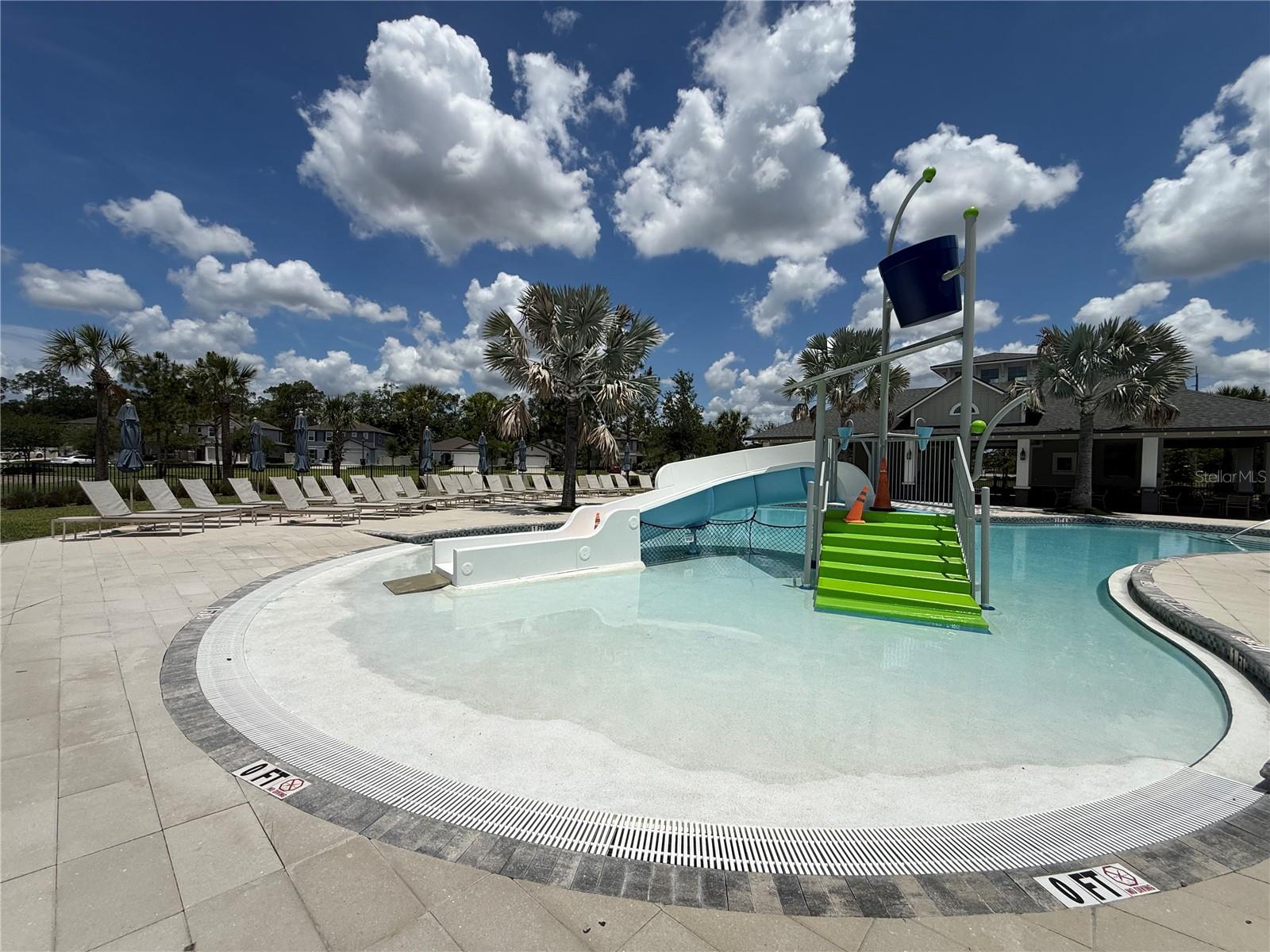 W7885979