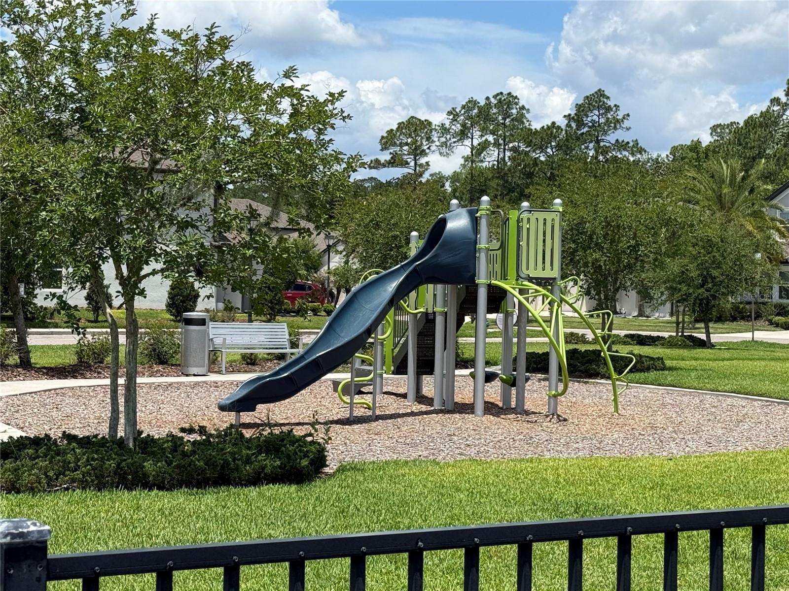 W7885979