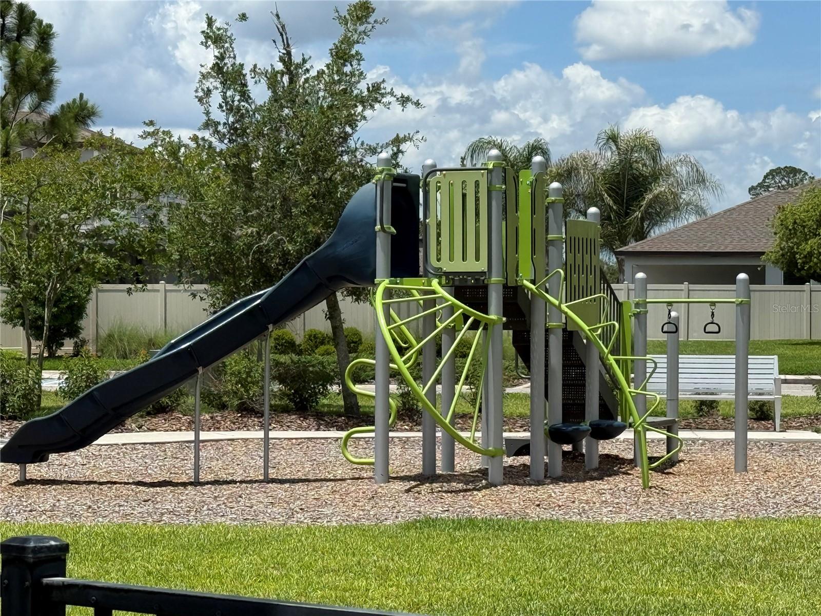 W7885979