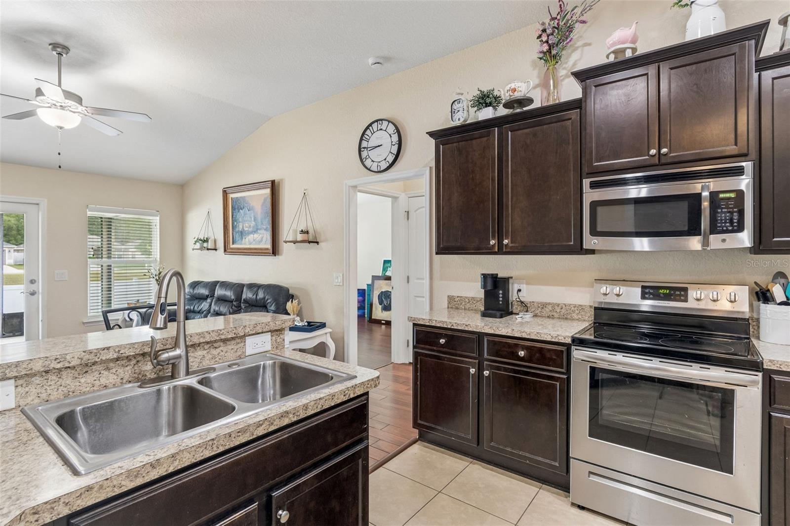 TB8511087