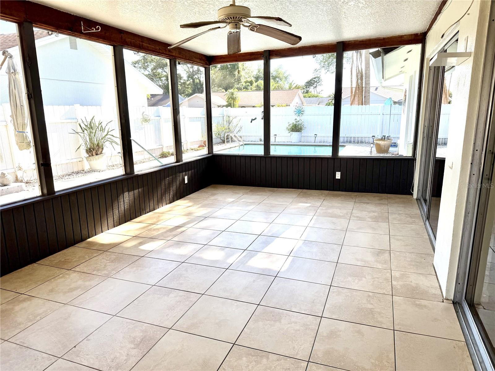 Covered screened patio