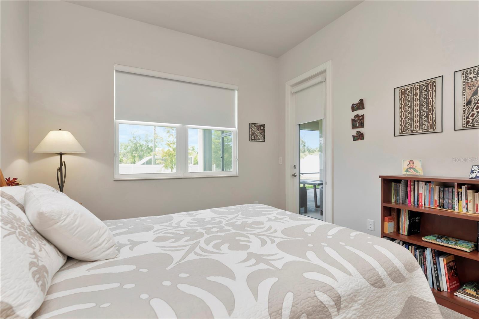 Guest Bedroom 1 w/Lanai Access