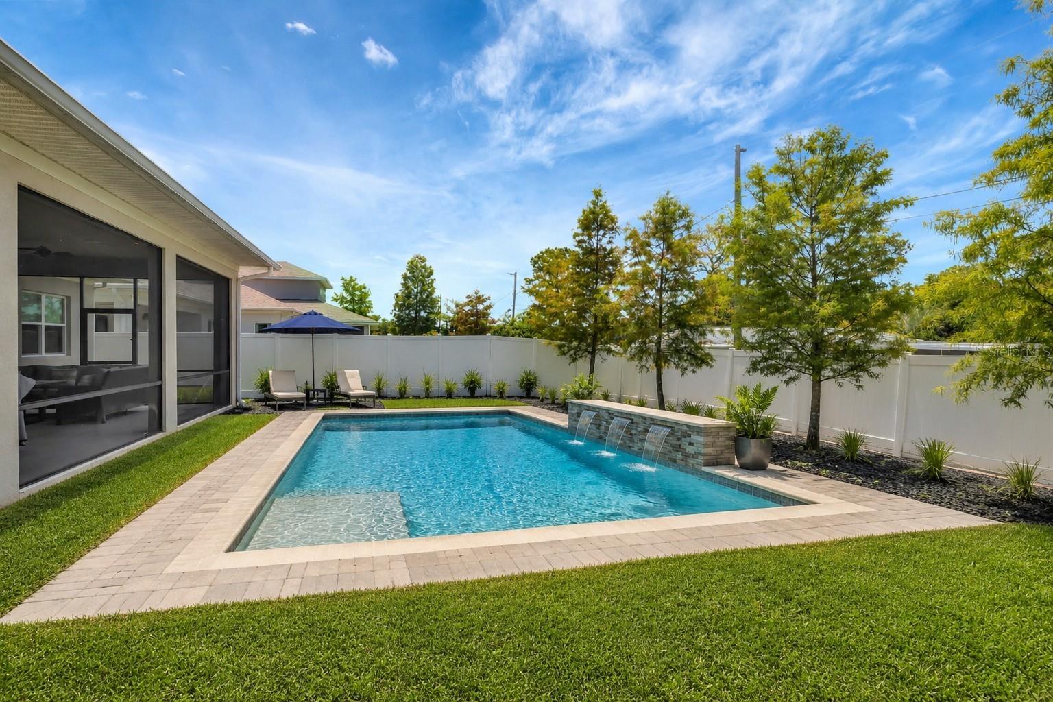 Virtual Photo with a Pool