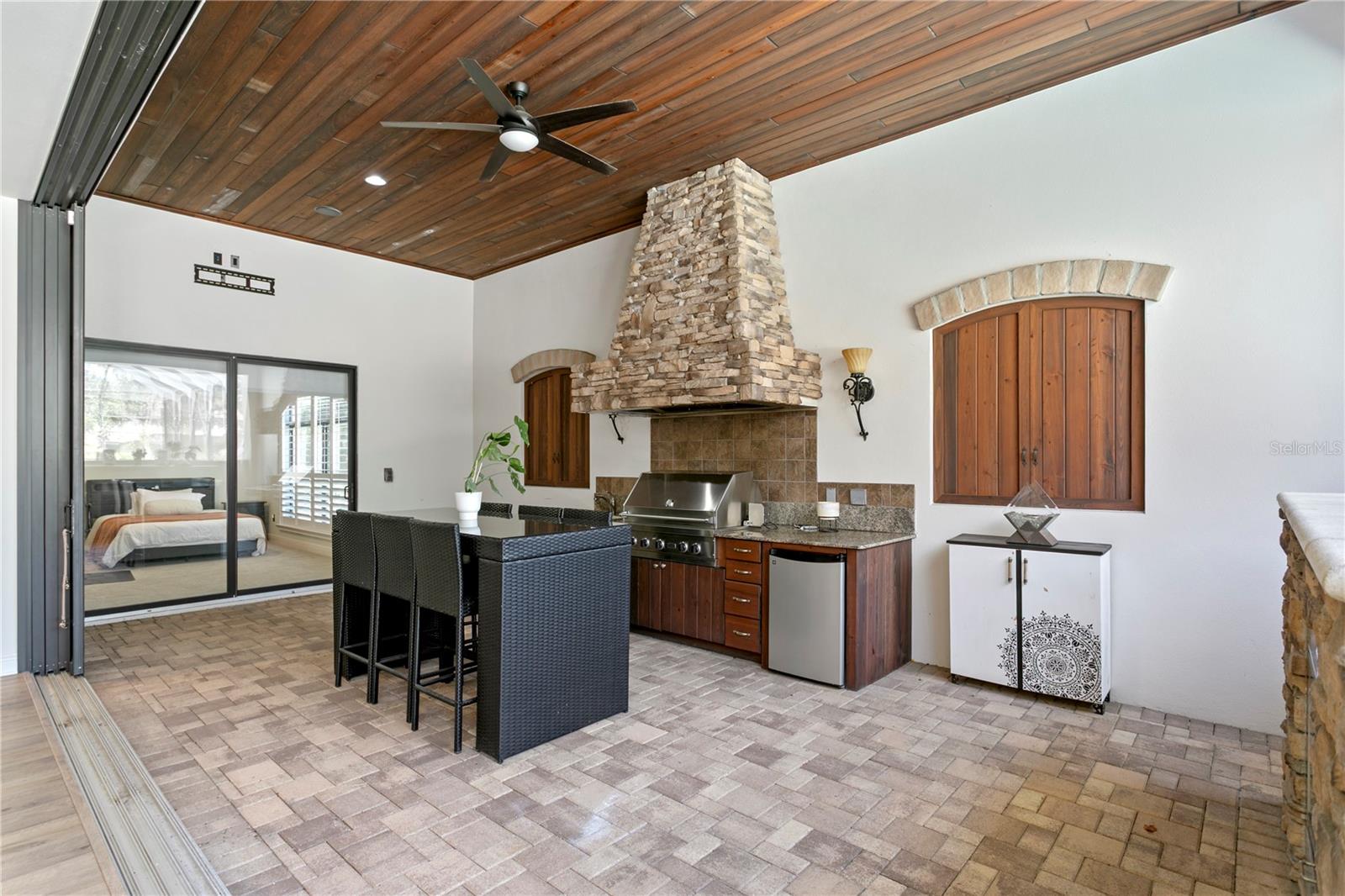 Outdoor Kitchen