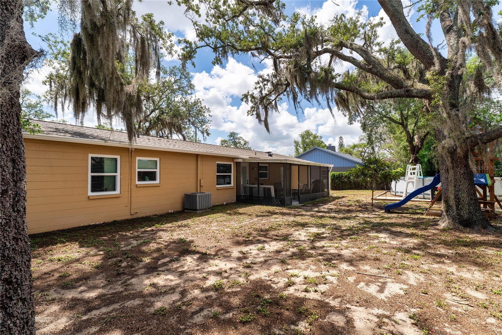 TB8511226