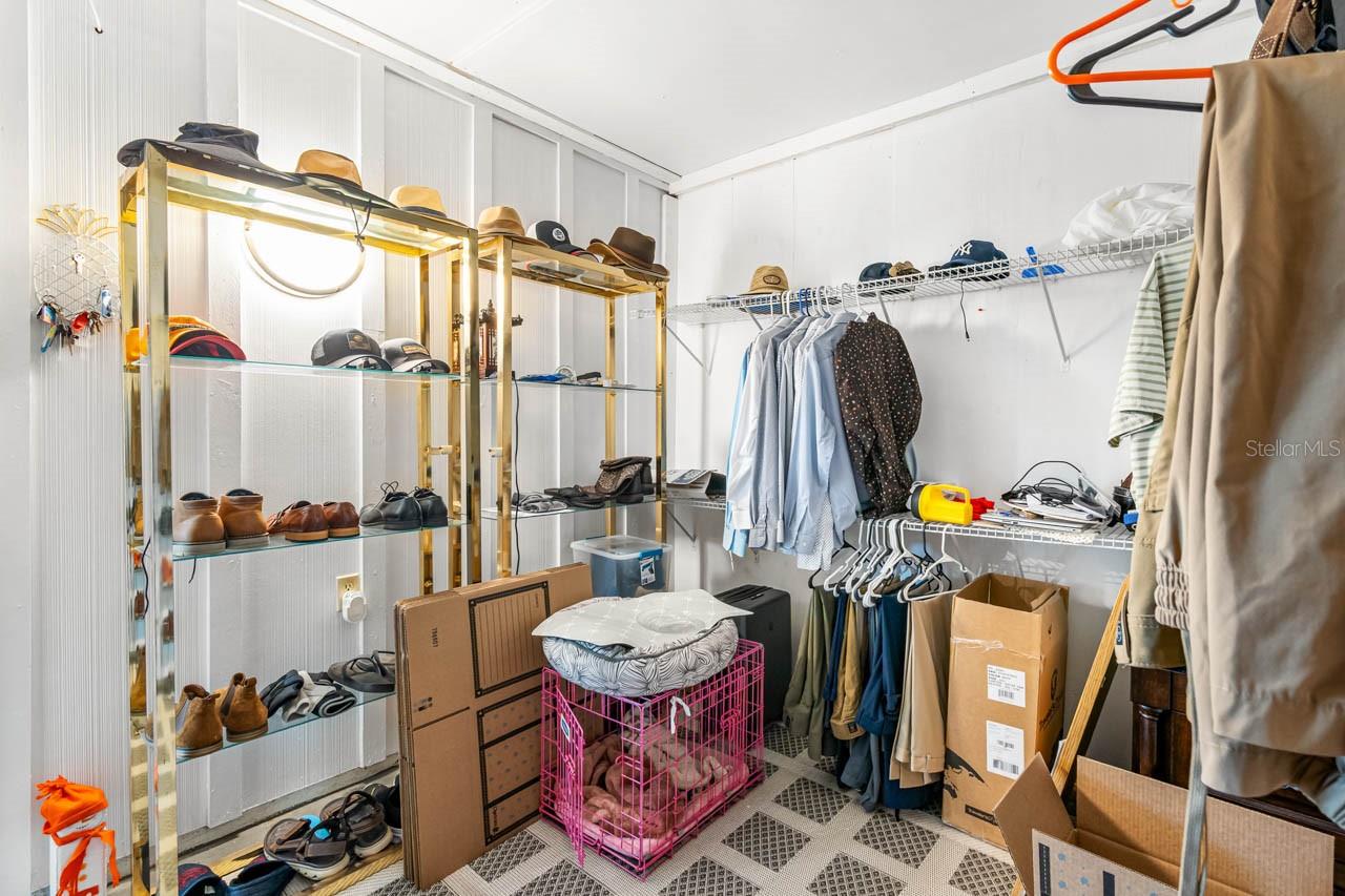 Walk-in closet