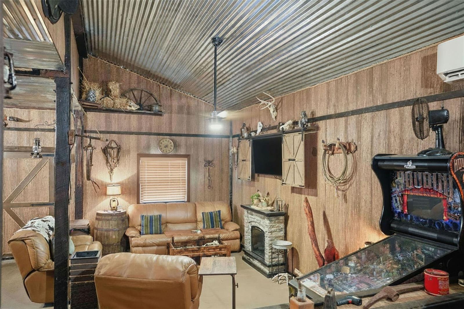 Saloon Cabin Great Room
