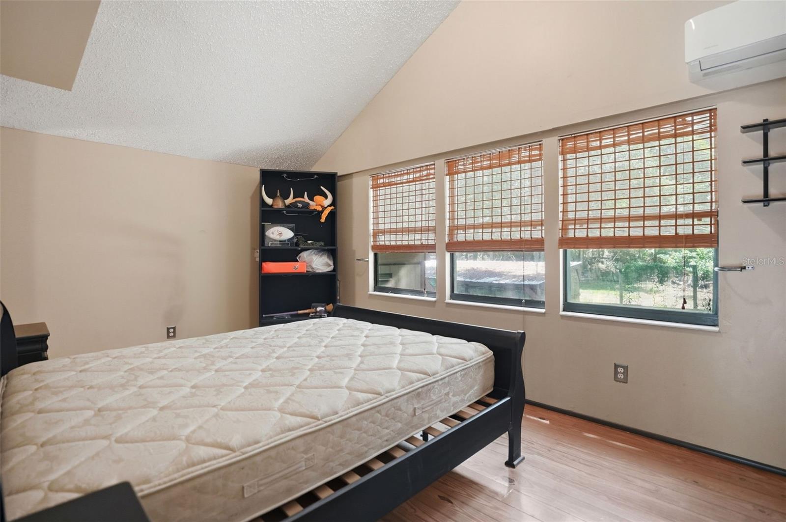 Saloon Cabin Bdroom
