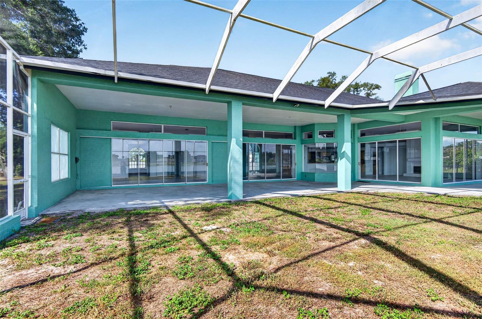 Main and Secondary Lanai