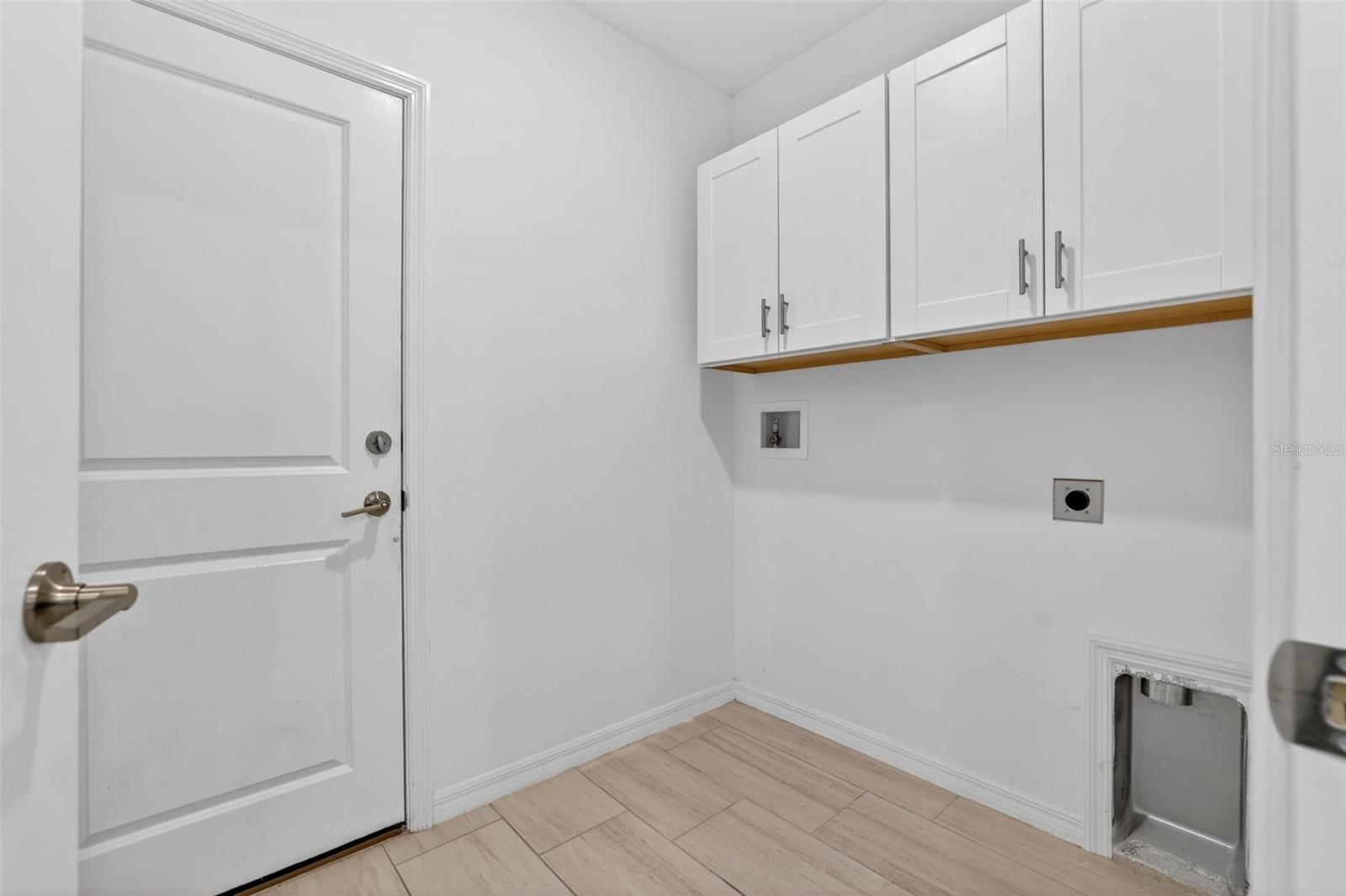 Downstairs Laundry Off Garage