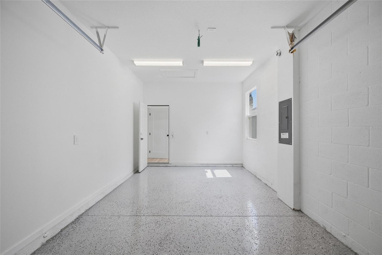 Garage 1