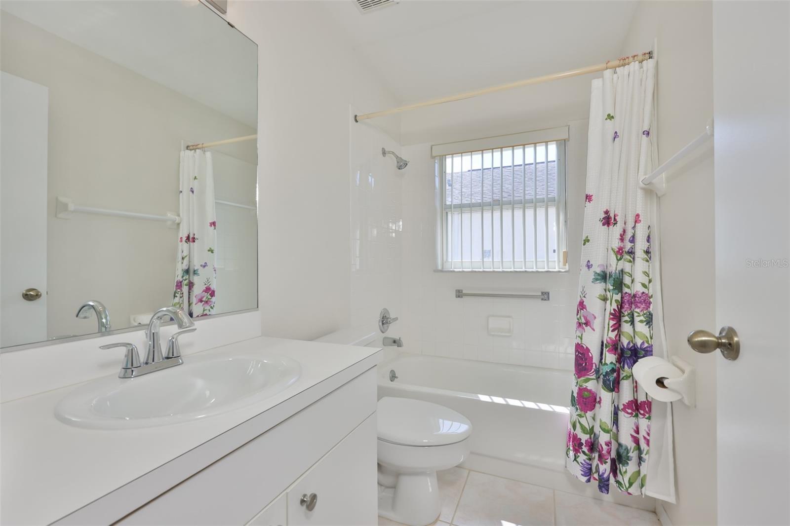 Hall bath, tub/shower combo
