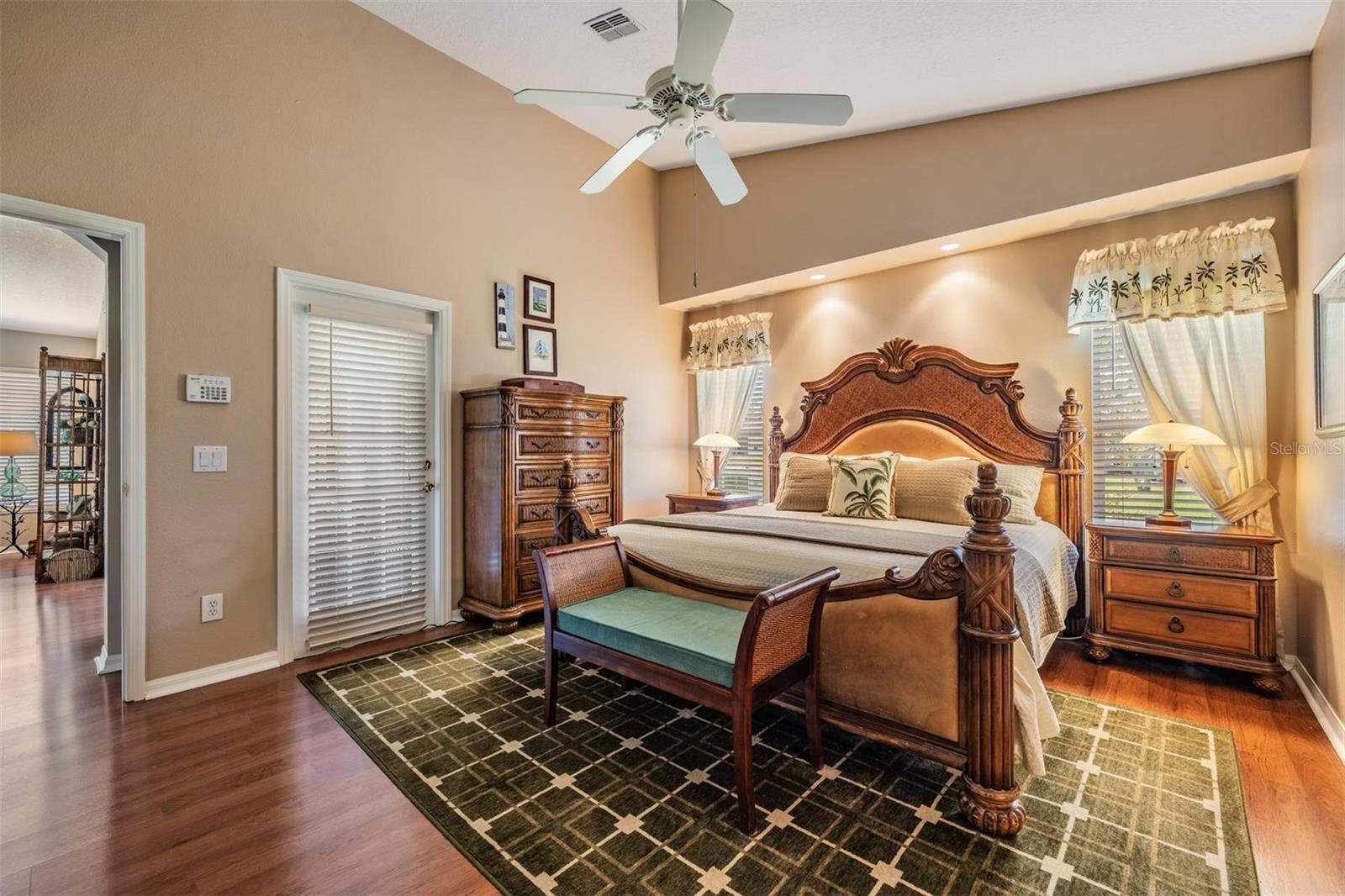 Direct access to Florida room
