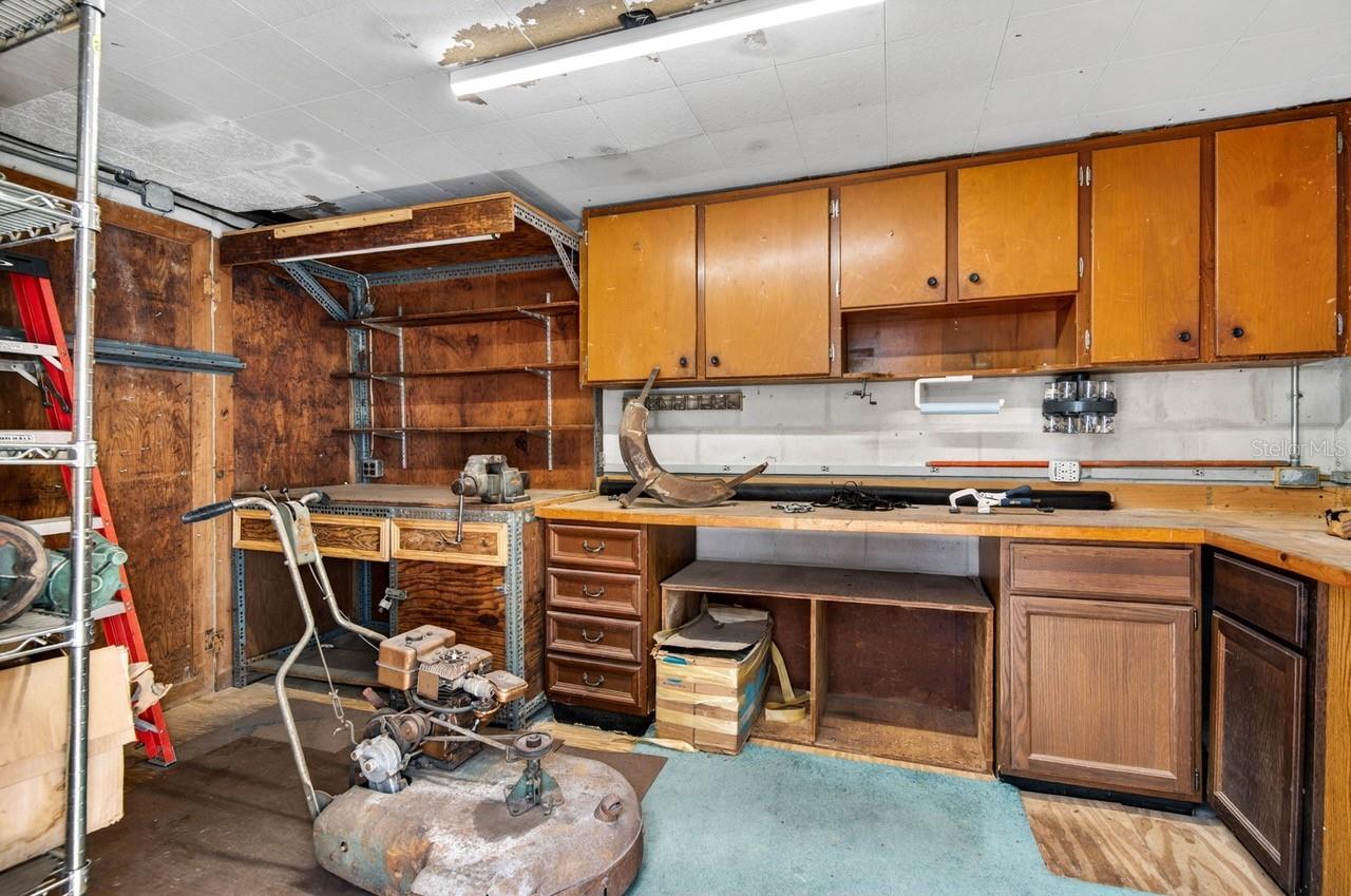 Workshop w/AC Unit