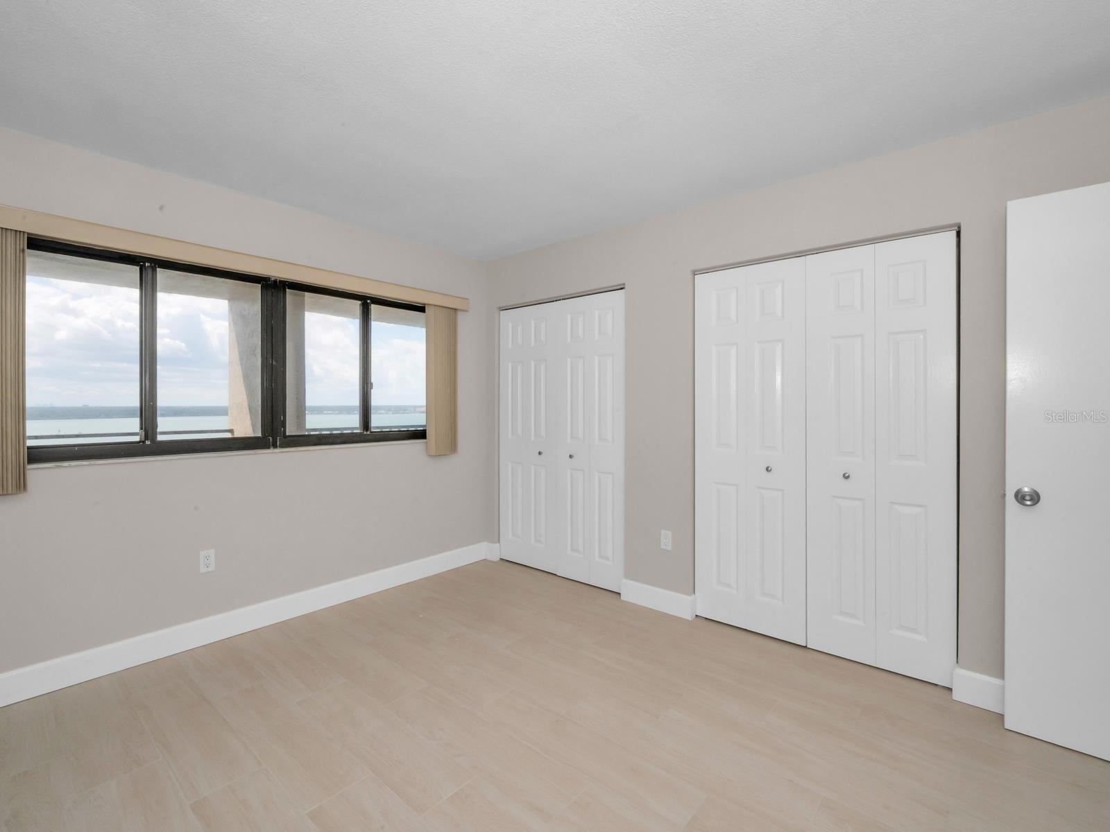 Light & Bright 2nd Bedroom Ensuite ensures Guest Privacy & offers Lighted Intracoastal Water Views!