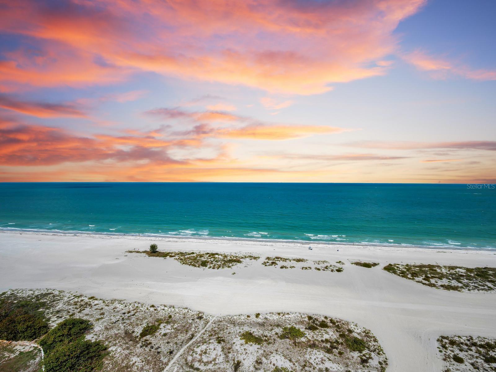 Top Floor Gulf of Mexico Aquamarine Sweeping Panorama & Fabulous Nightly Sunsets!