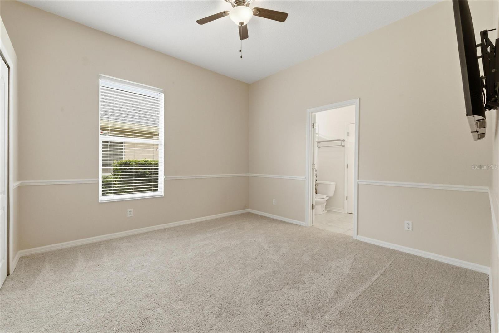 Guest bedroom 2