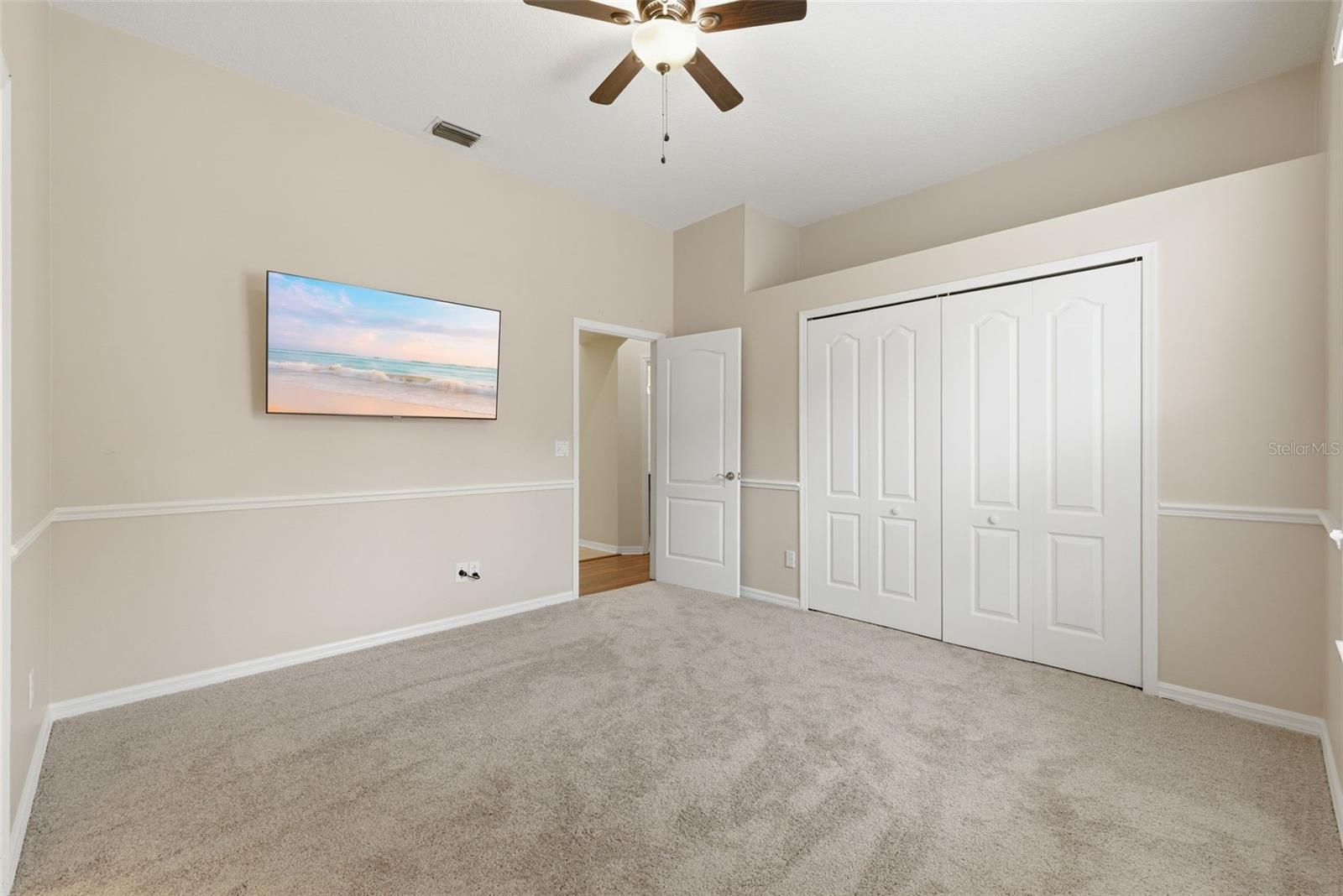 Guest bedroom 2