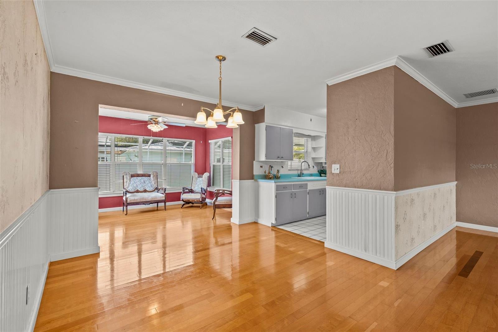 Dining to Florida Room