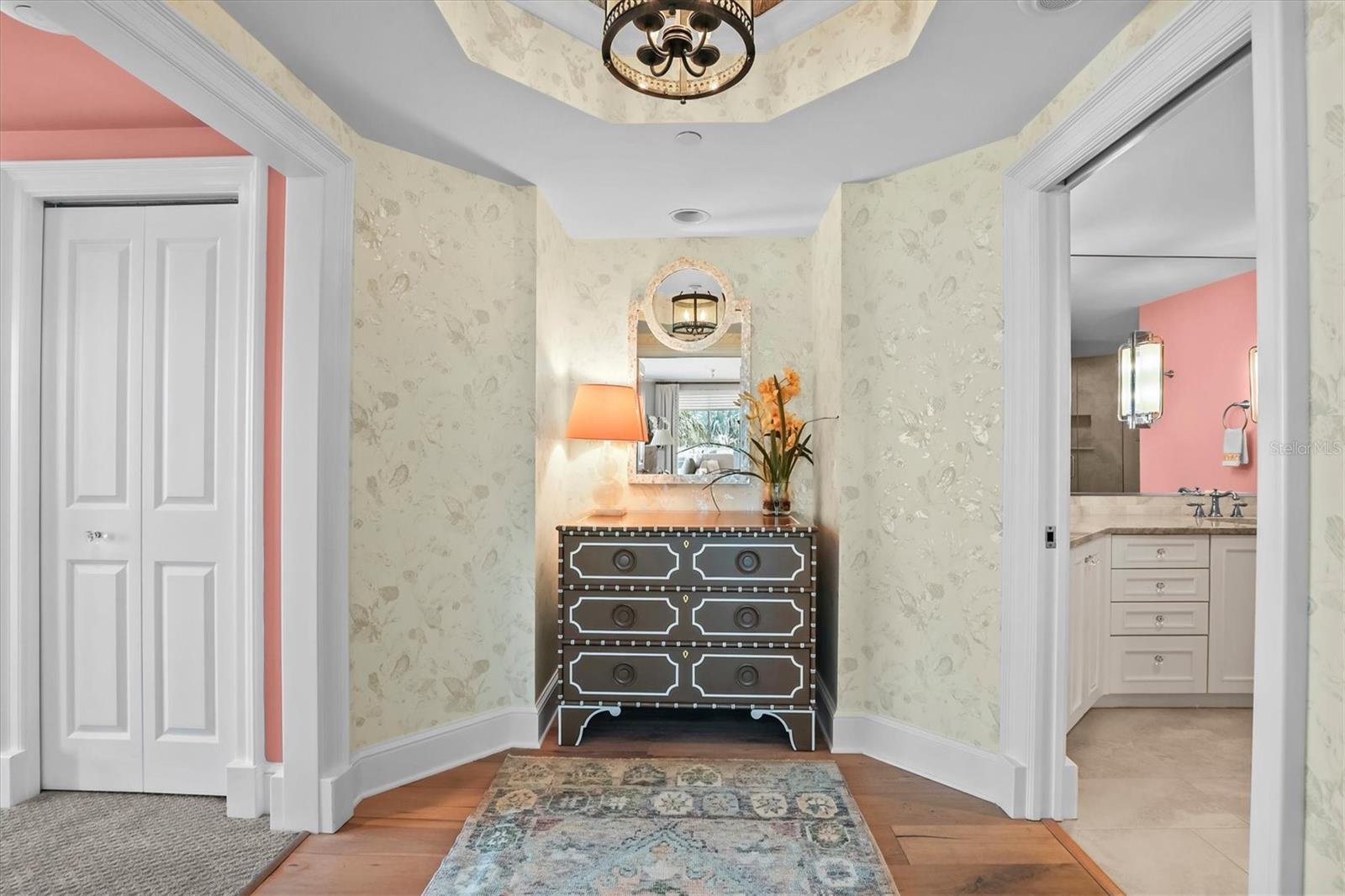 Owners Suited Foyer