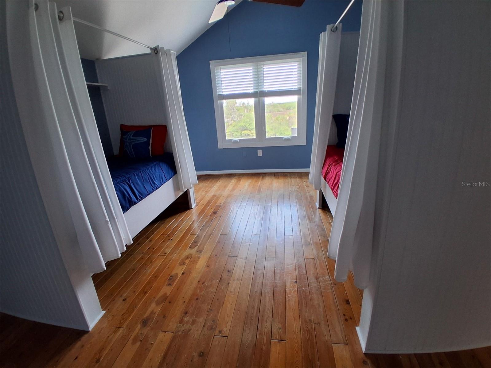 Bedroom 3 - built-in beds - how unique is that?