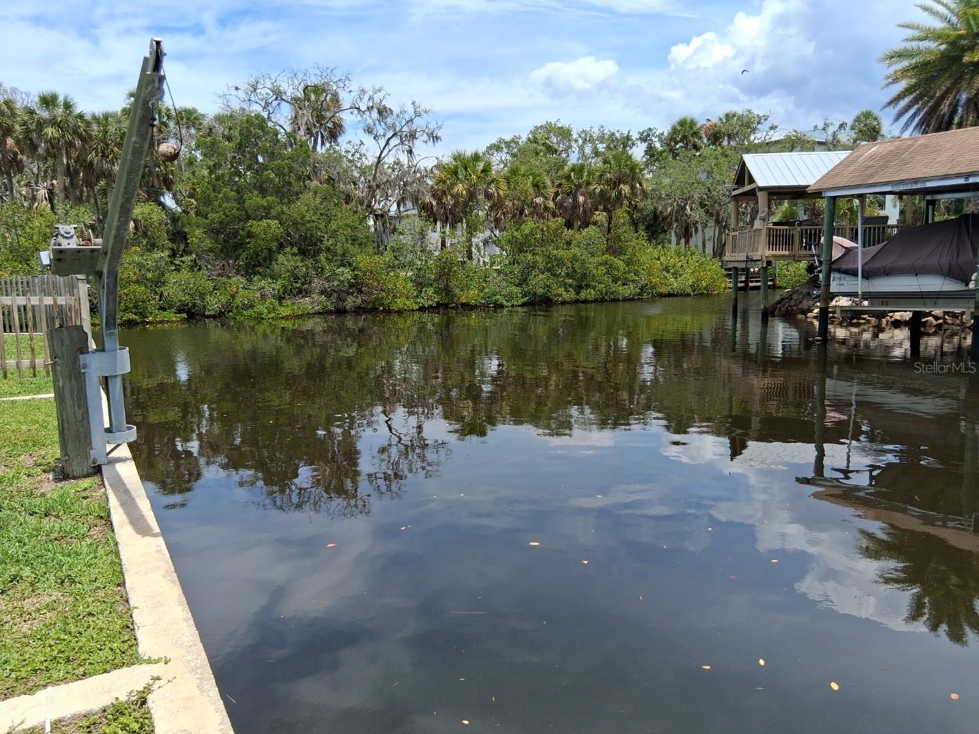 Canal on right side (davits are not functional)