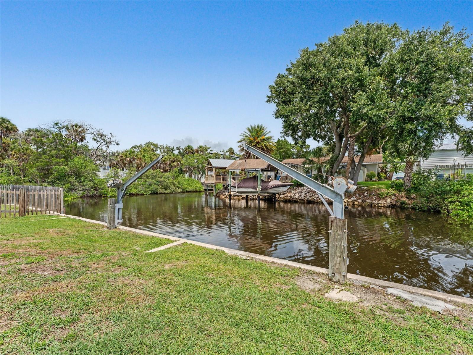 Side canal