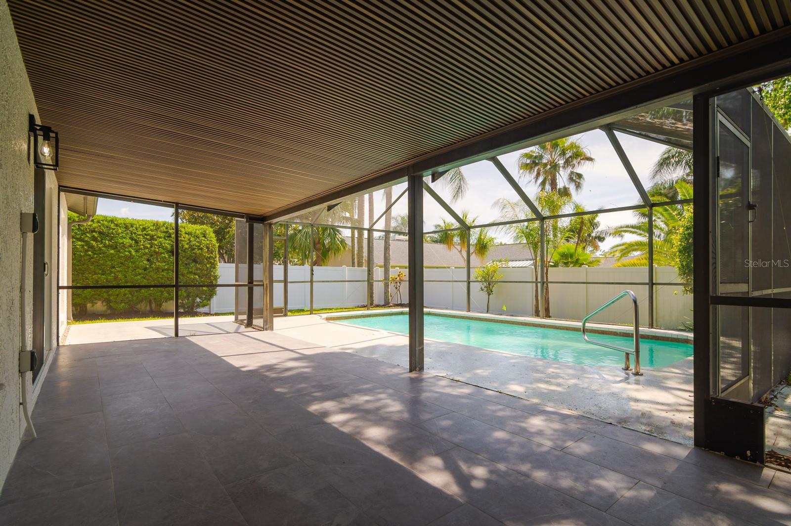 TB8511641