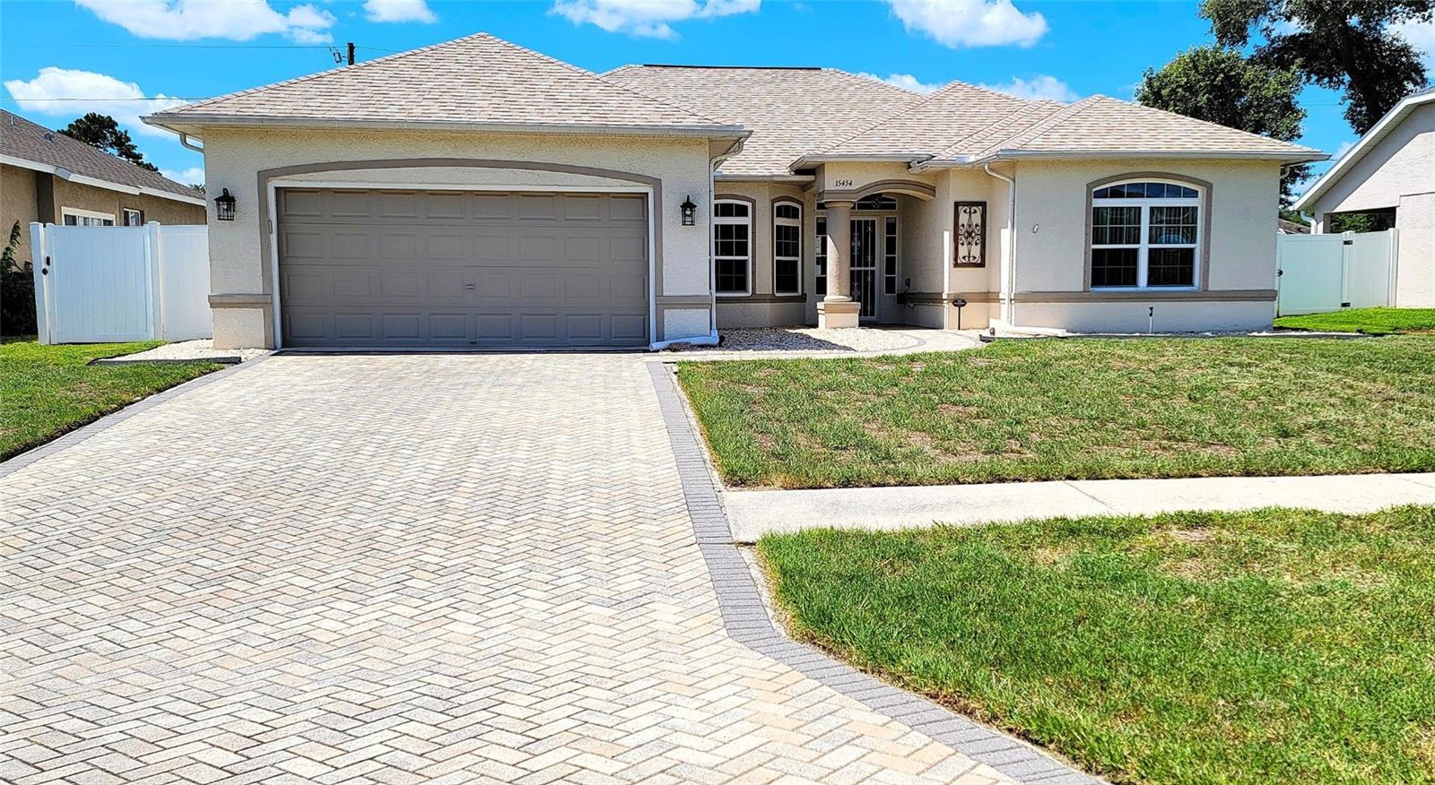 Beautiful Flagstone Pavers lead you home!  15454 Saratoga Dr, Brooksville