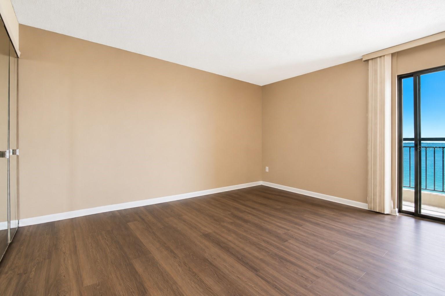 Guest bedroom.