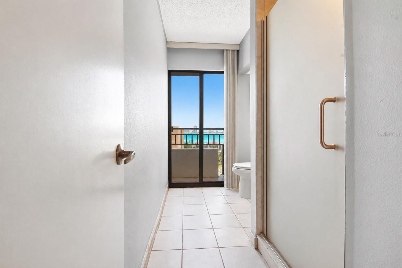 Guest bathroom.