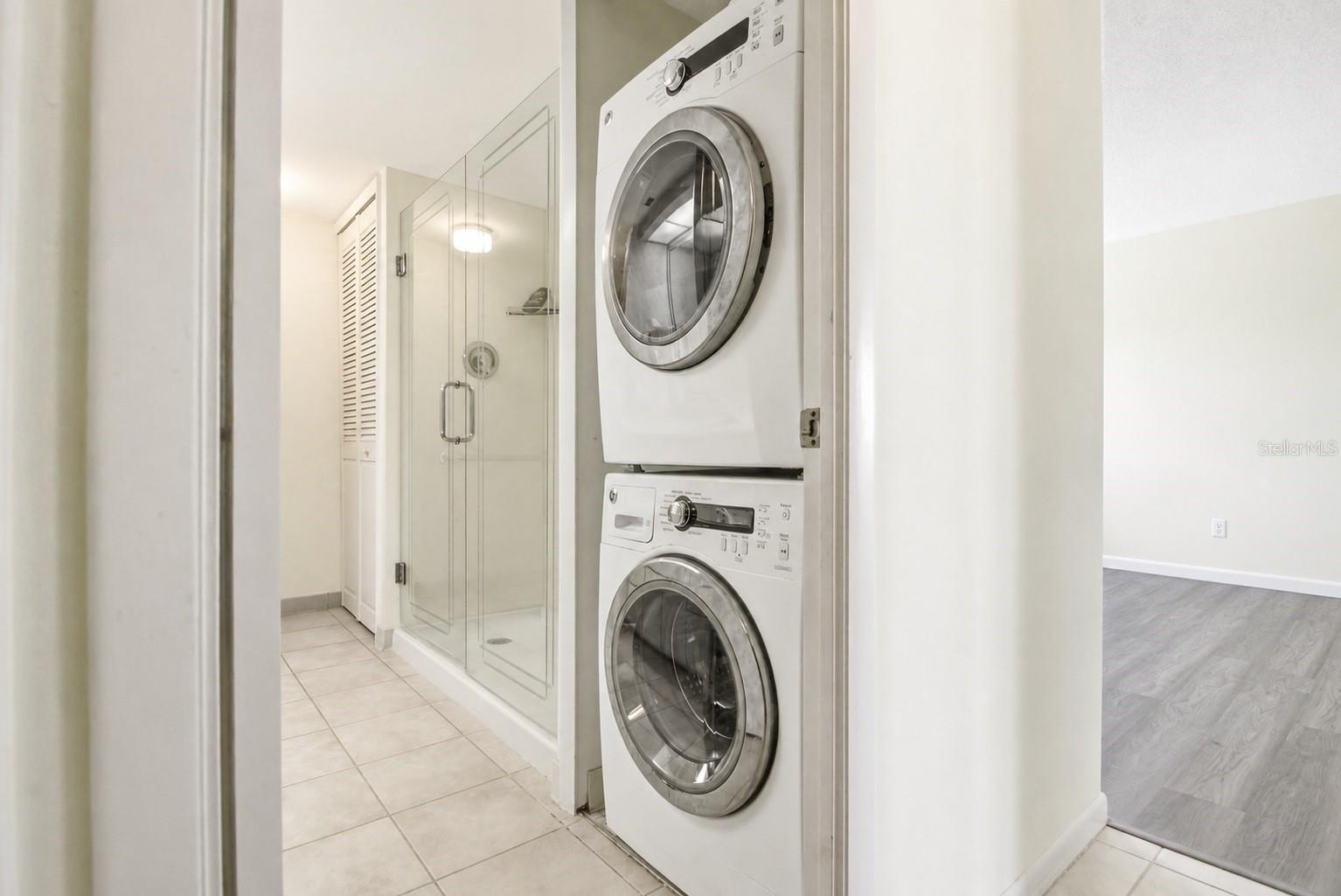 Master ensuite with walk-n shower.