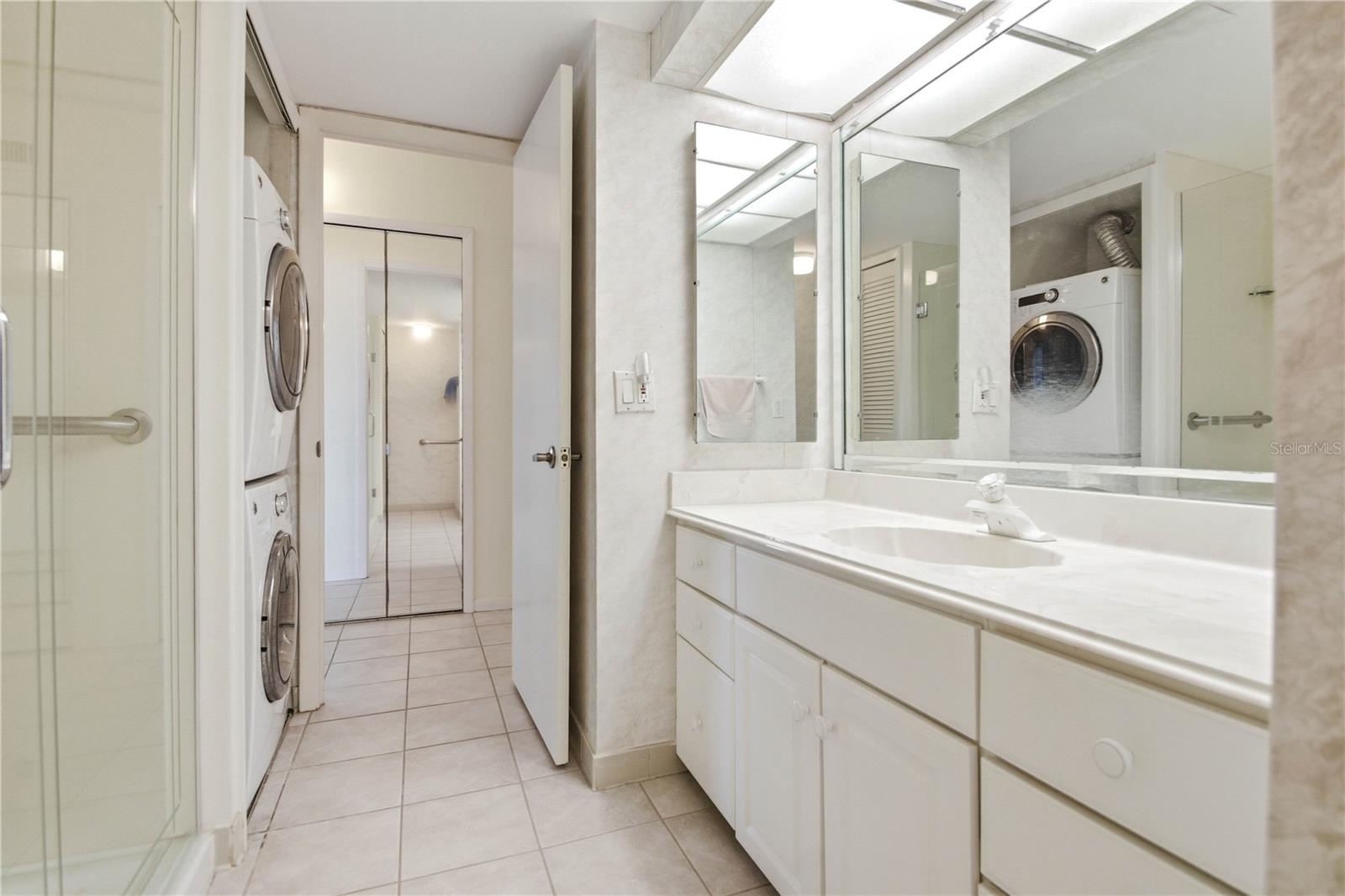 Master ensuite with walk-n shower.