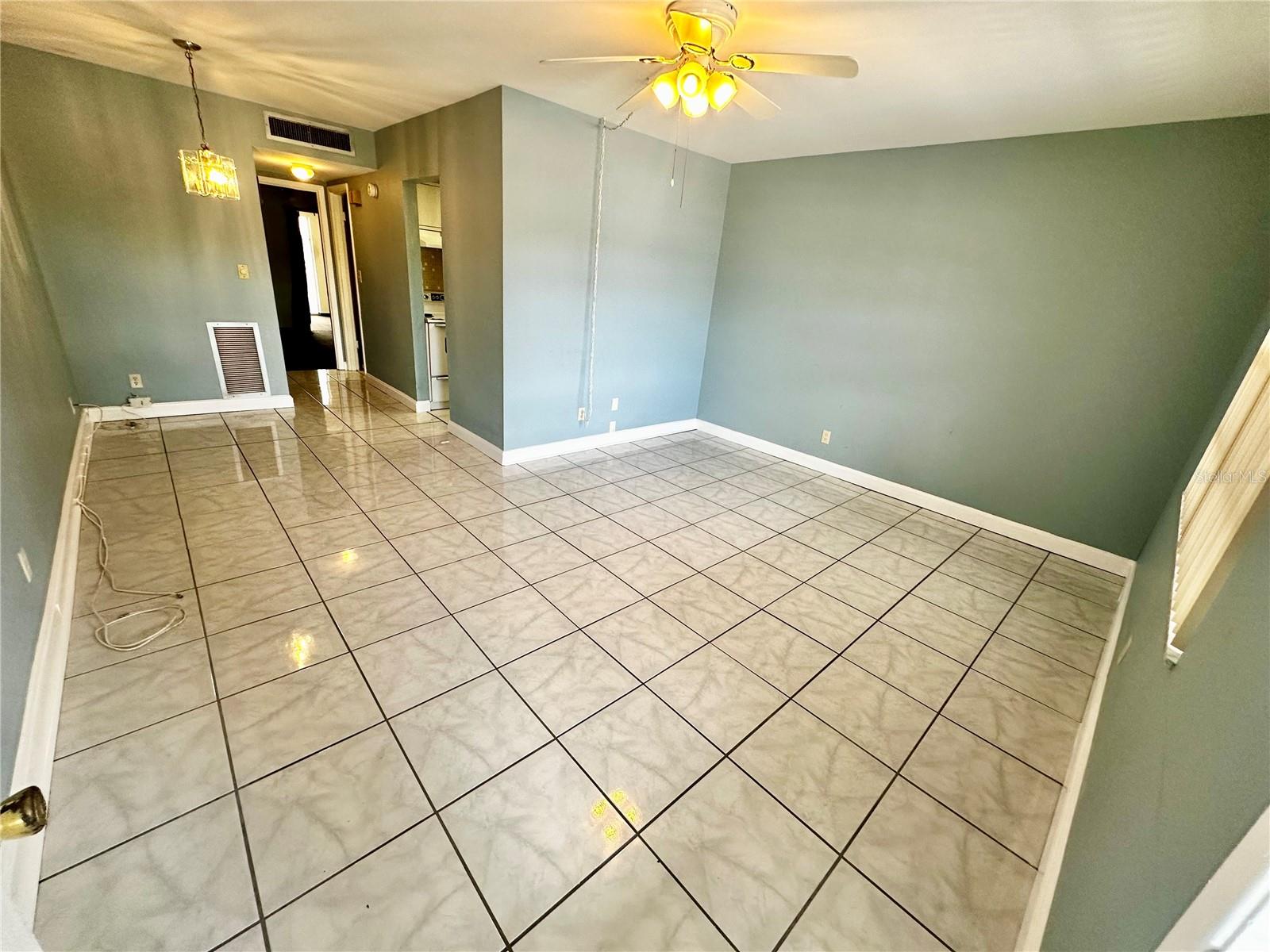 Great Room Combo with Dining Room