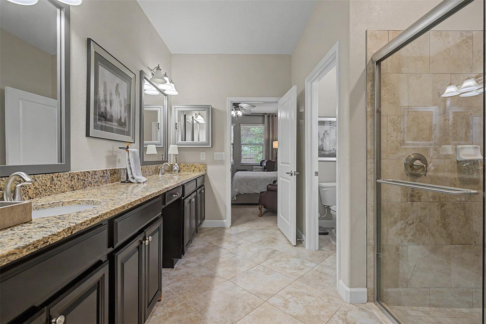 Bath enuite with large shower