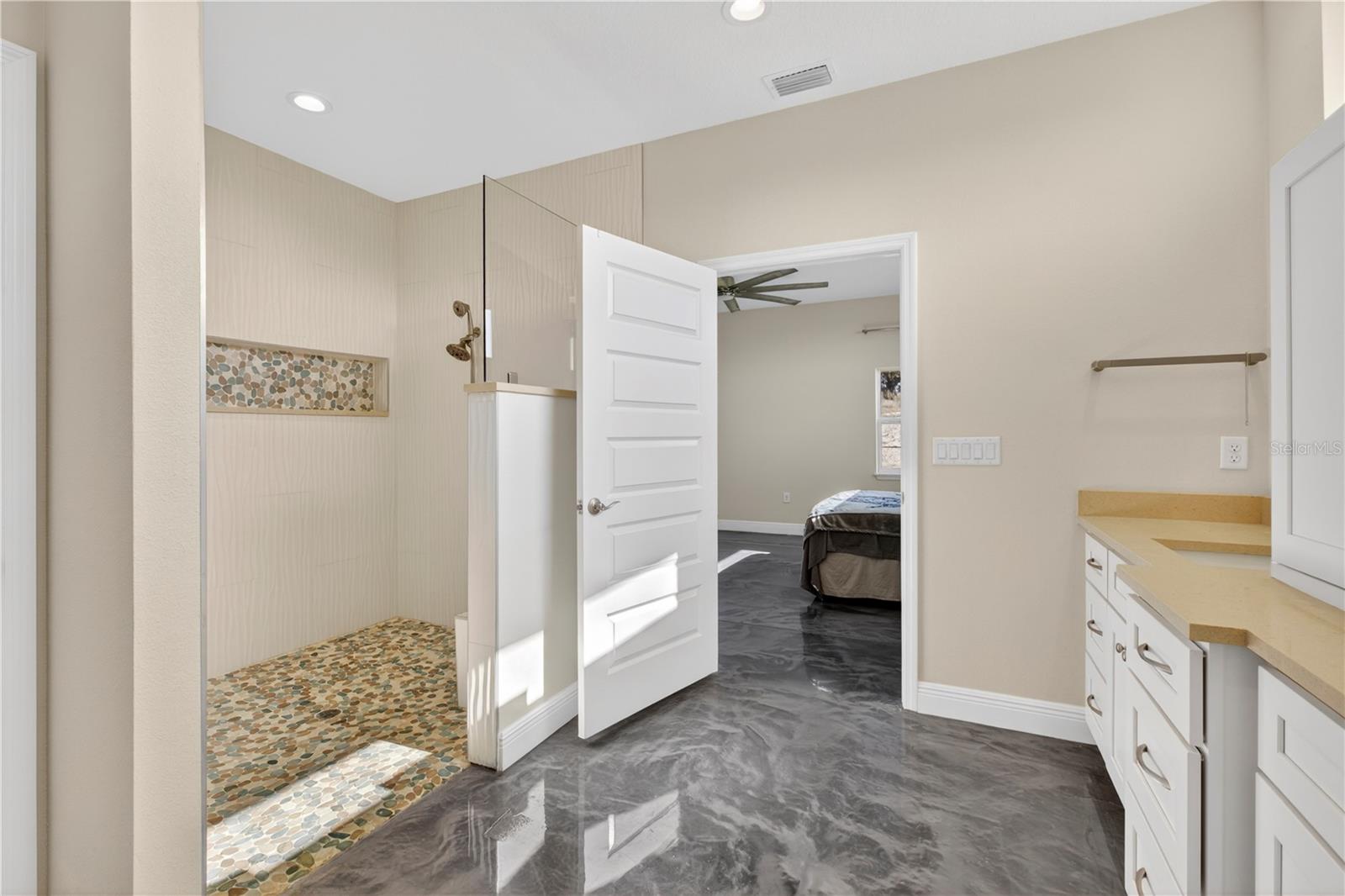 Primary En Suite