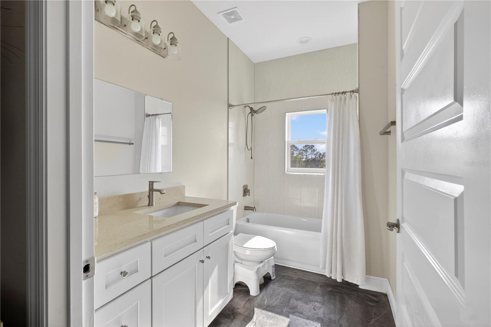Hall Bathroom 3