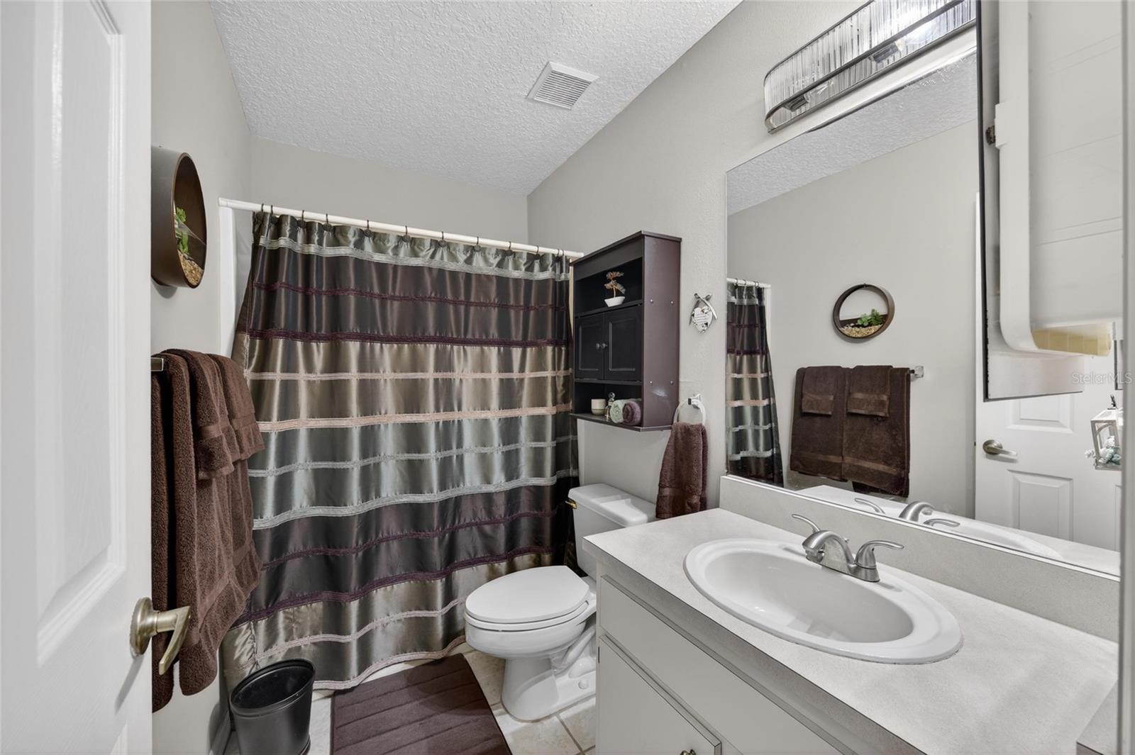 2ND FULL BATH-UPSTAIRS