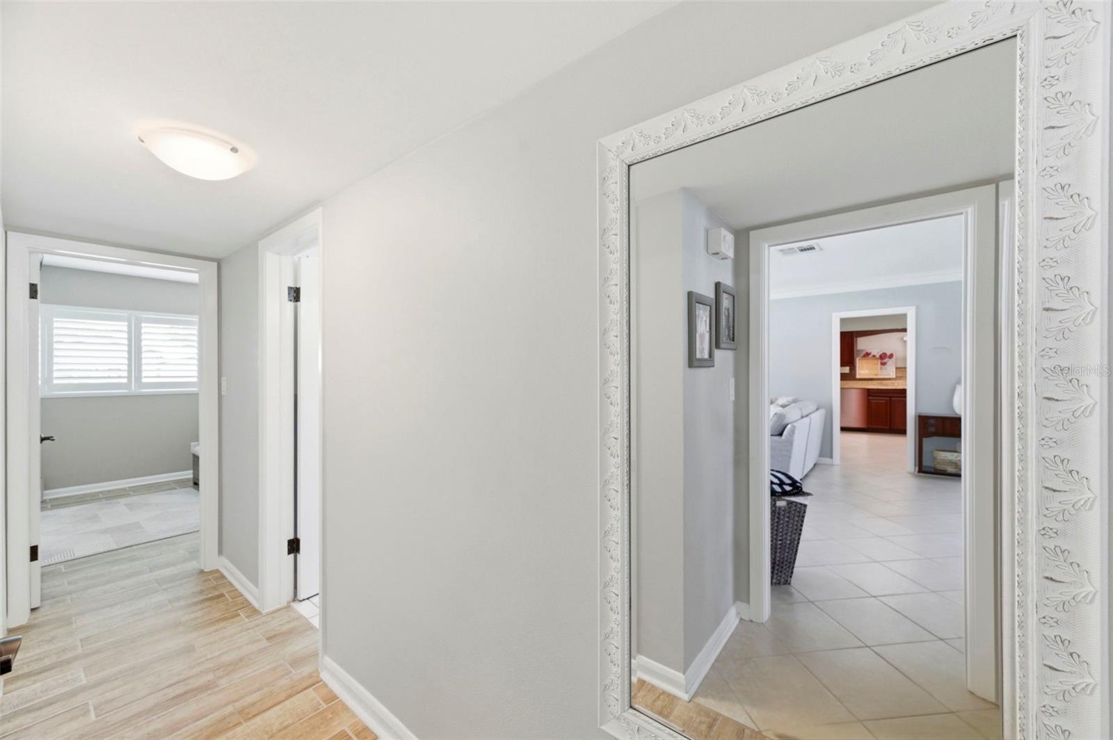 TB8511832