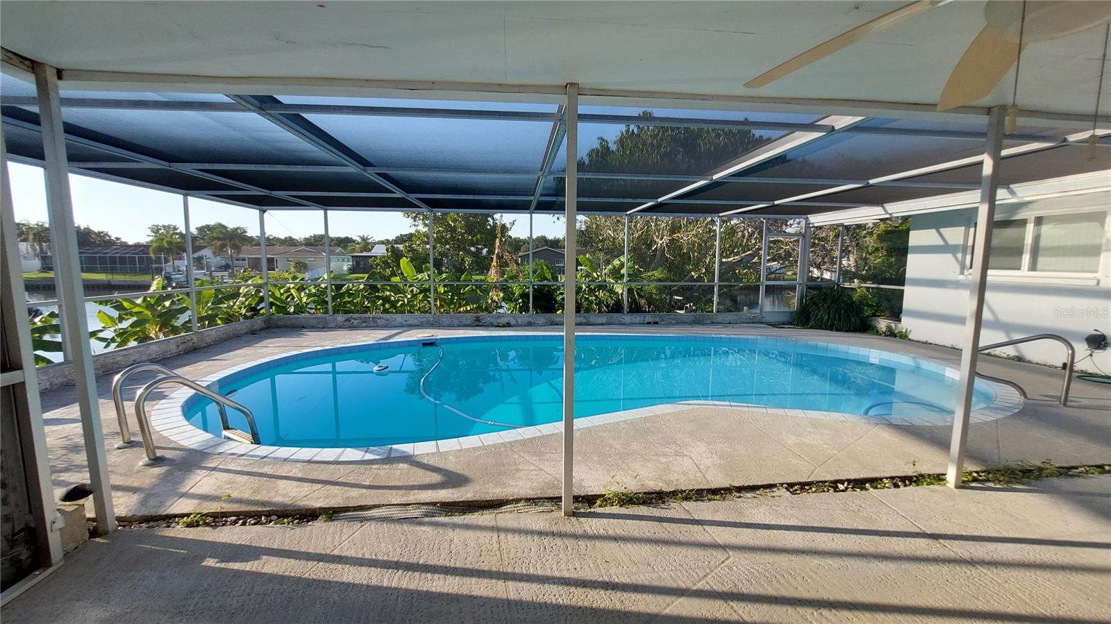 Lanai & Pool