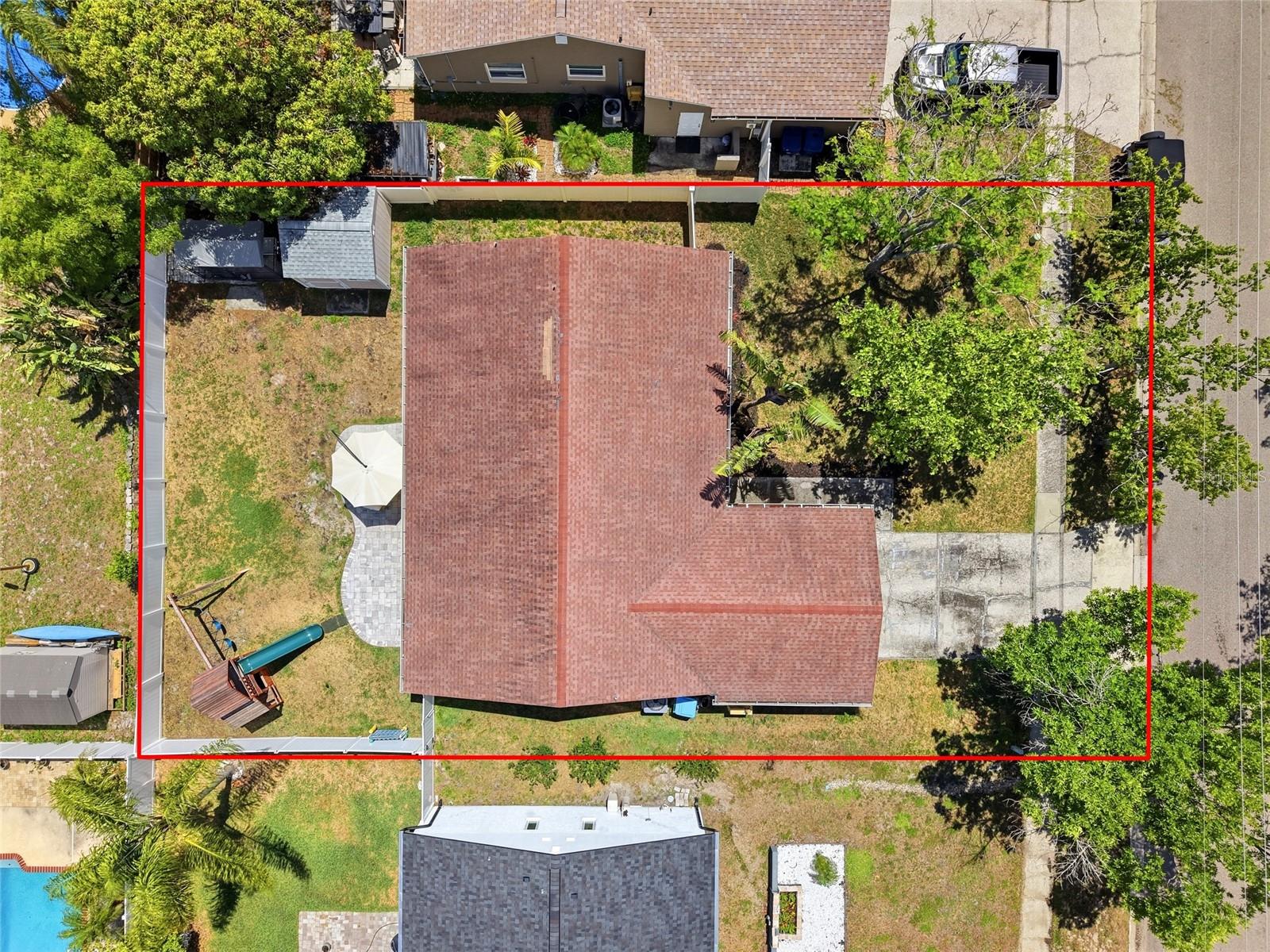 Great fully fenced yard, home is in a high and dry x flood zone