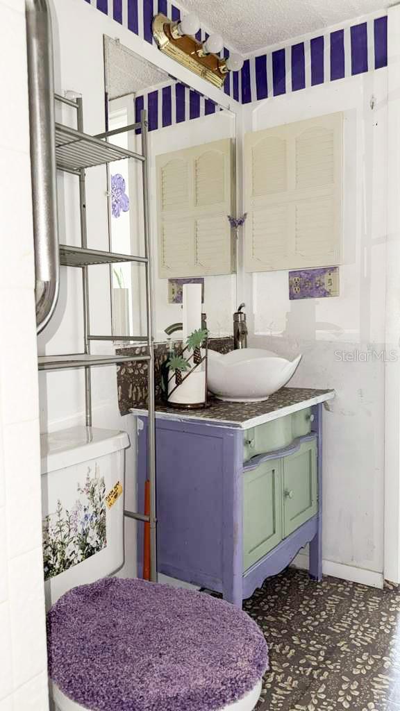Primary en-suite bathroom 1