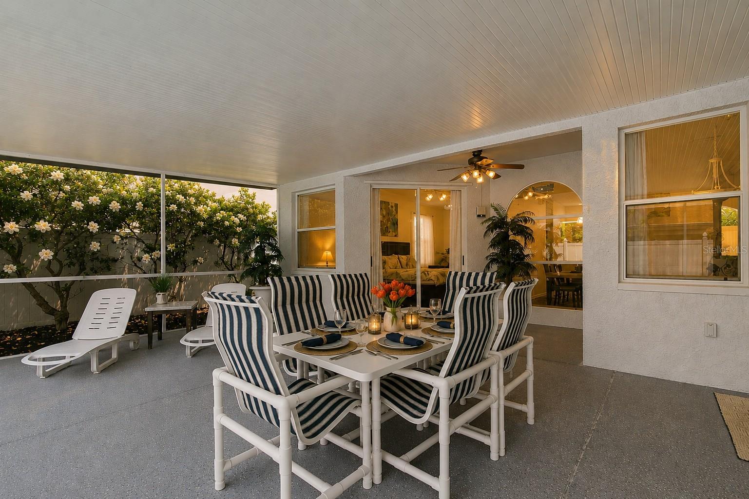 Enormous Under Roof Lanai