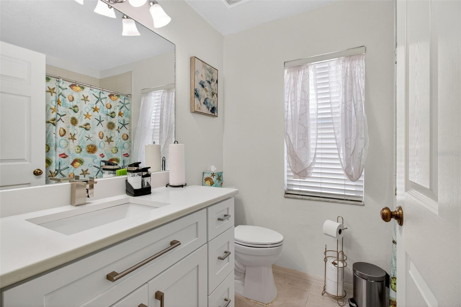 BATHROOM 2