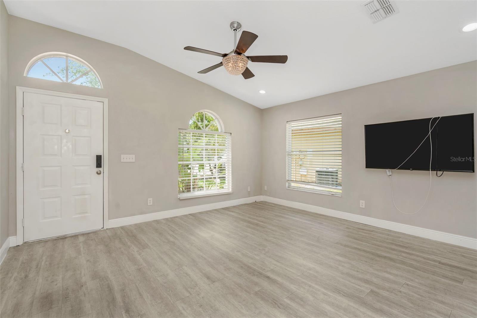 Main Living room. Can double as a formal dinning room.