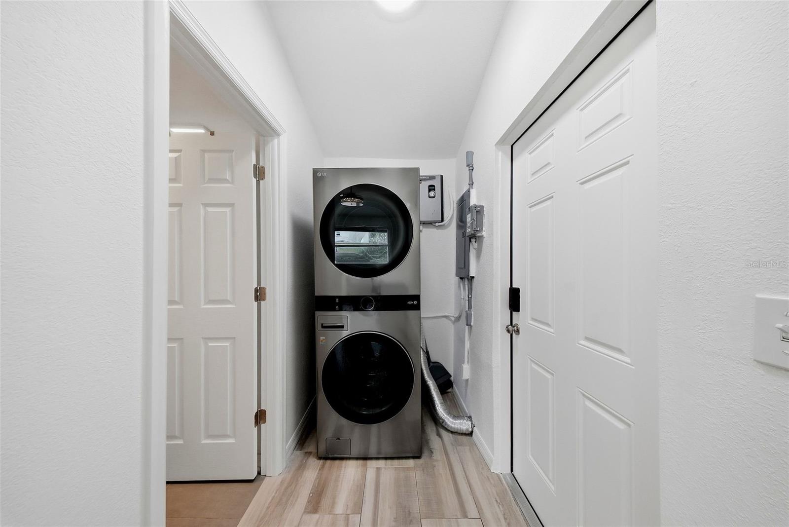 With Washer/Dryer