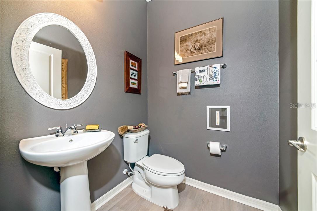 1/2 Bath